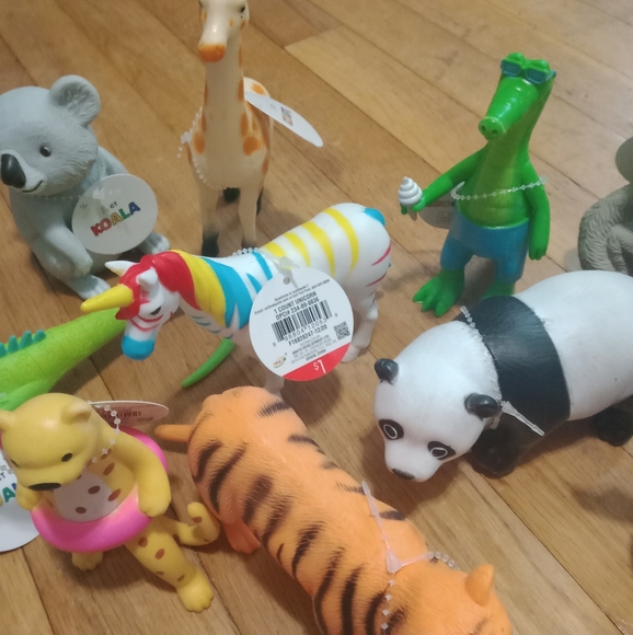 Huge New Lot of 13 Plastic Animals - Picture 4 of 6